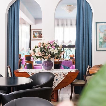 Hotel Barbiani Rimini Ngoại thất bức ảnh