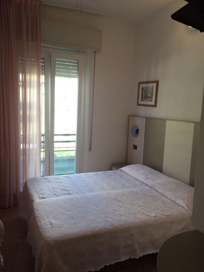 Hotel Barbiani Rimini Ngoại thất bức ảnh