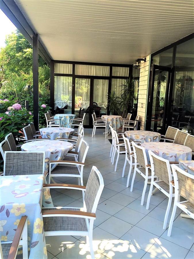Hotel Barbiani Rimini Ngoại thất bức ảnh
