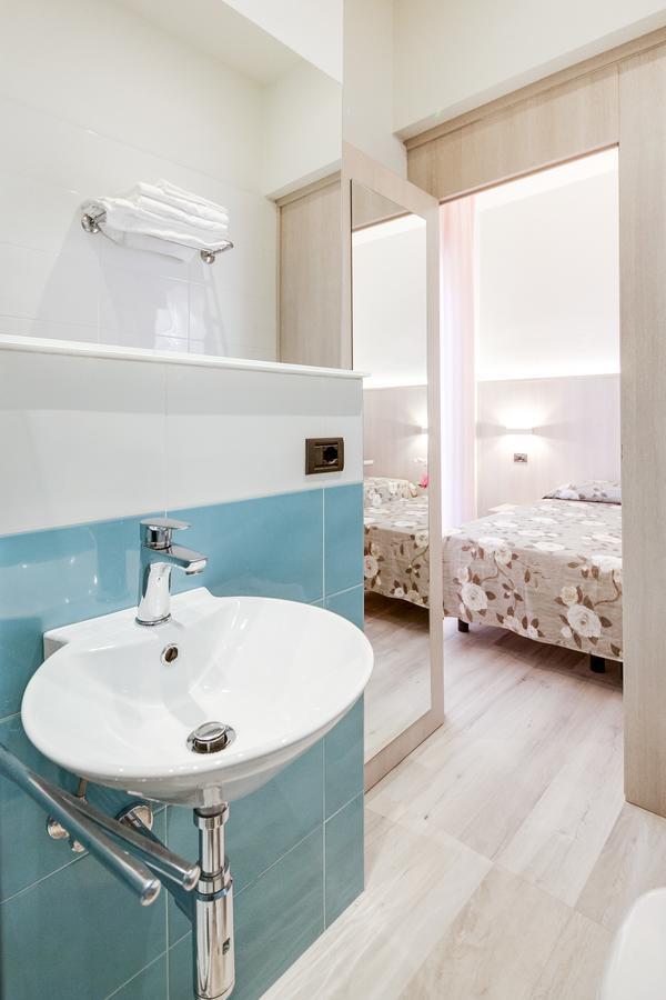 Hotel Barbiani Rimini Ngoại thất bức ảnh