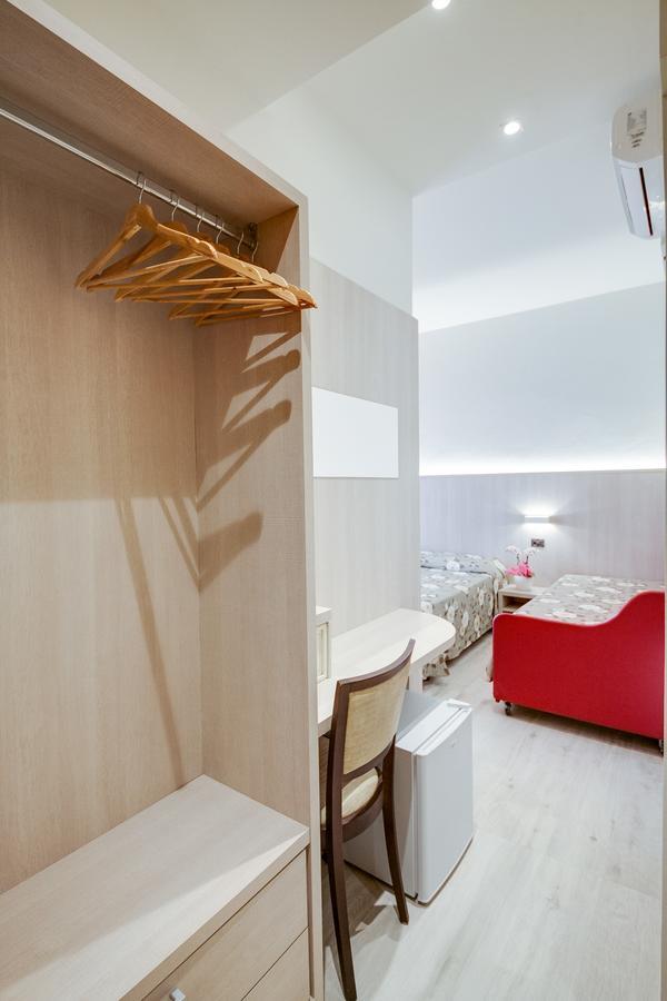 Hotel Barbiani Rimini Ngoại thất bức ảnh