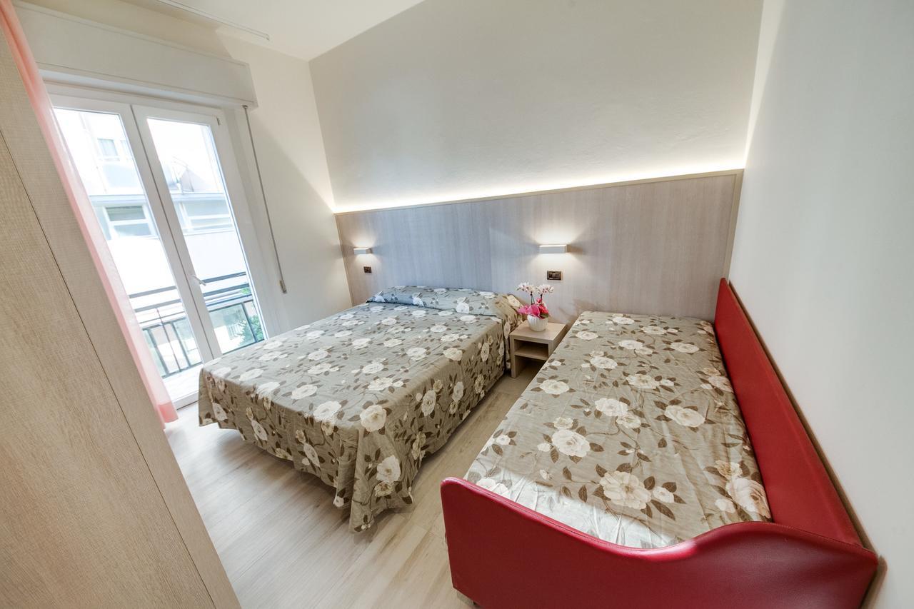 Hotel Barbiani Rimini Ngoại thất bức ảnh